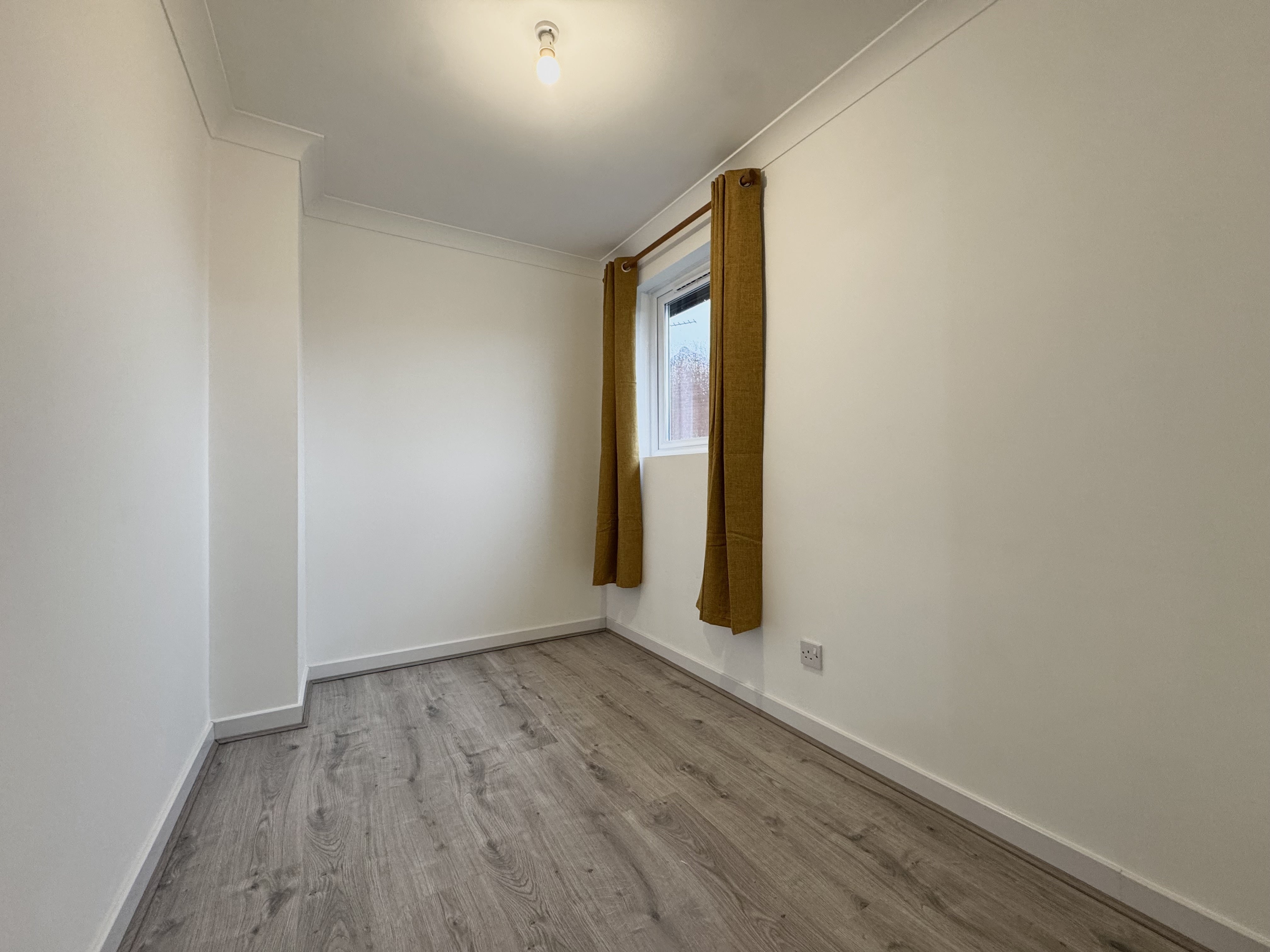 Flat Penhale Gardens in Fareham