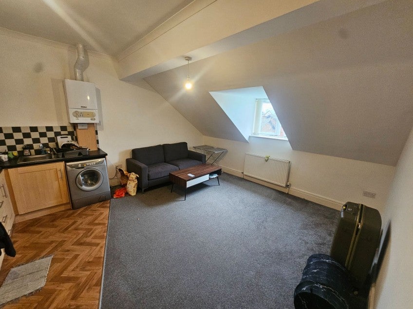 Flat Holbeck Grove in Manchester