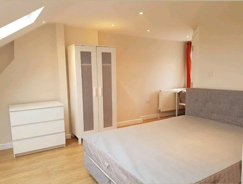 Room Milkwood Road in Greater London