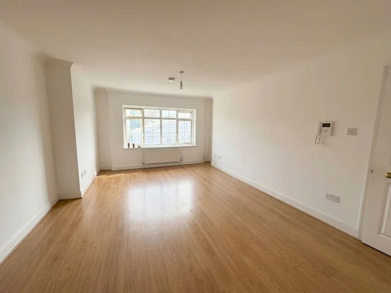 Flat Orchard Street in Dartford