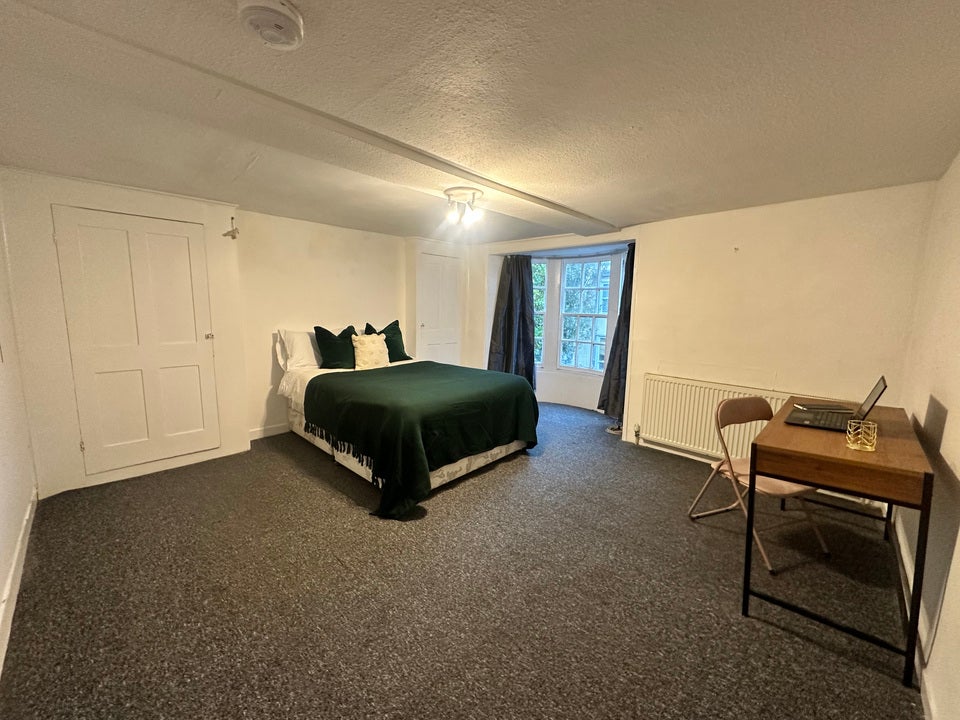 Room West Hill Street in Brighton and Hove