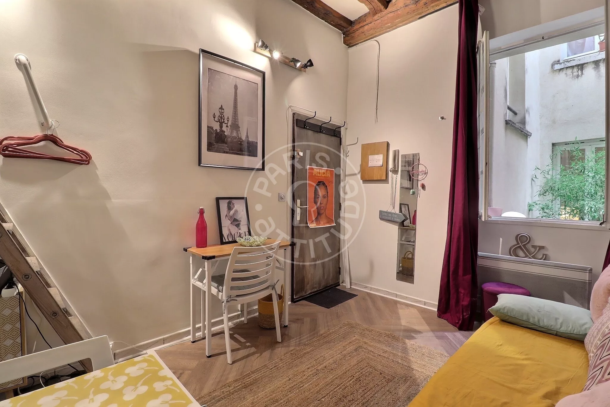 Appartement Rue des Rosiers à Paris