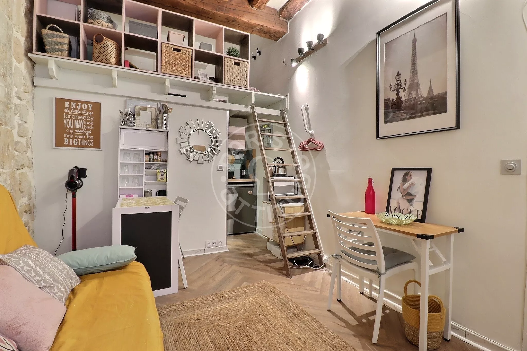 Appartement Rue des Rosiers à Paris