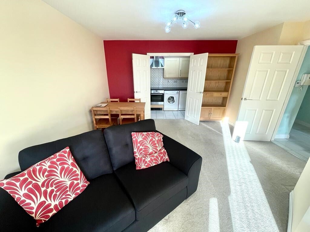 Flat Woodside Road in Manchester