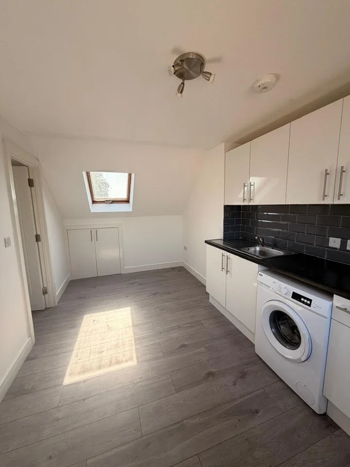 Flat Bromley Road in Greater London