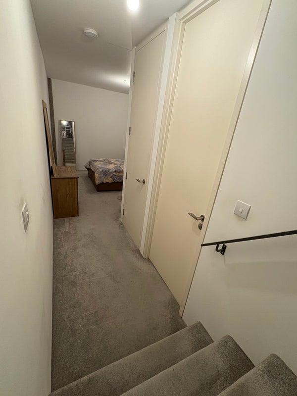 Room Wills Way in Bristol