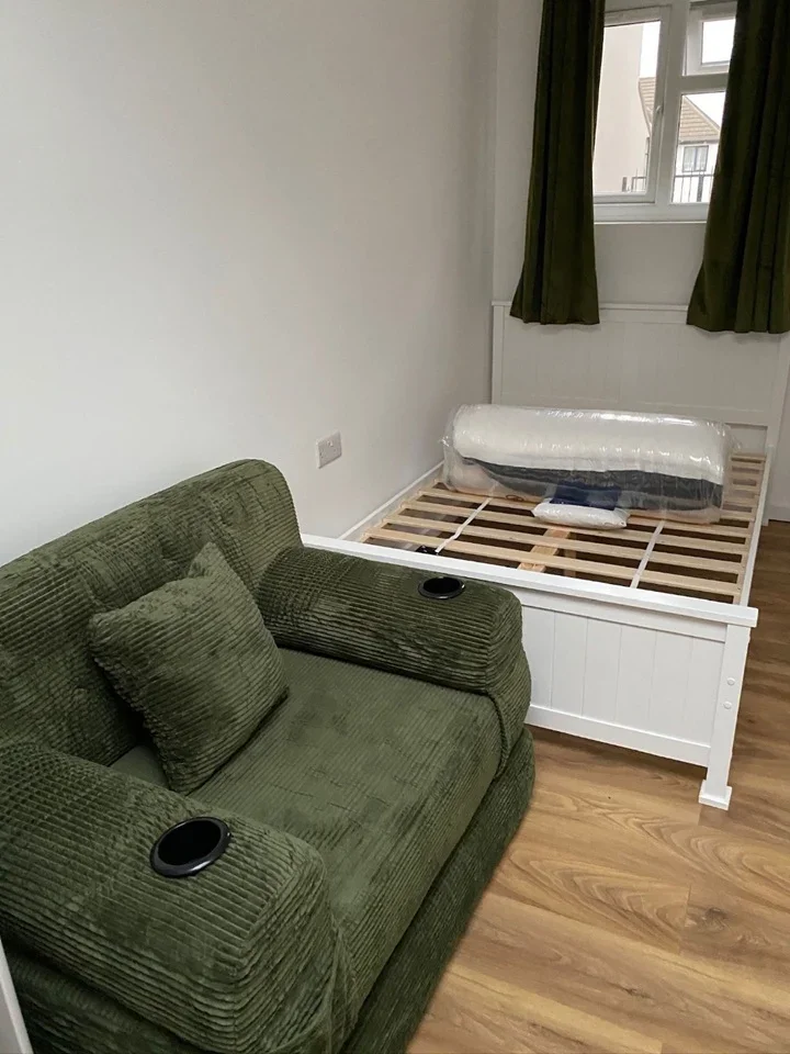 Flat Riverdene in Greater London