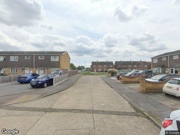 House Daniel Close in Chadwell St Mary