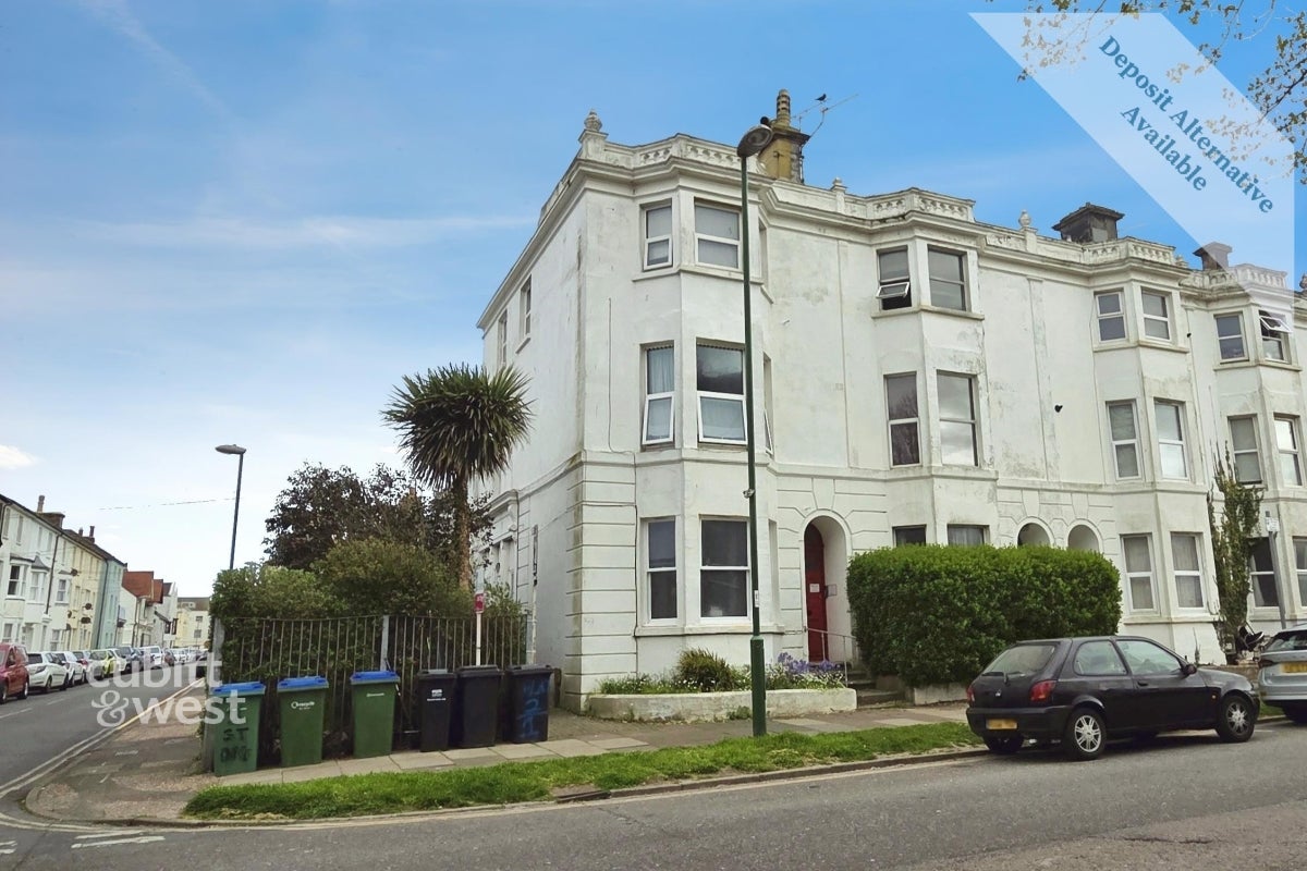 Flat Cross Keys in Crawley