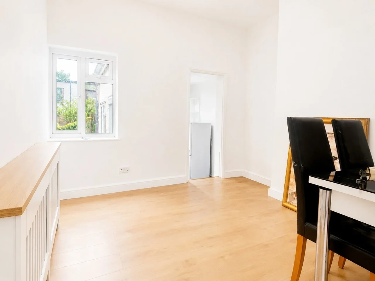 Flat Norwich Road in Greater London