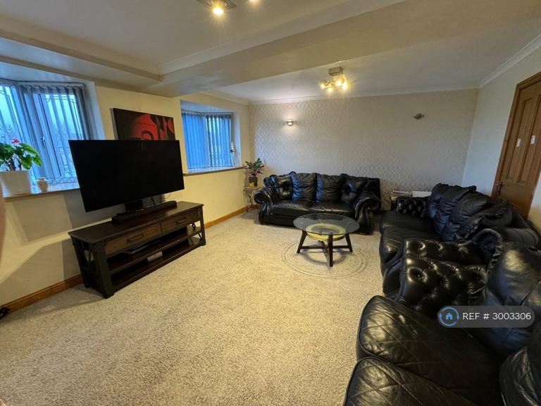 House Greencroft Close in Rotherham
