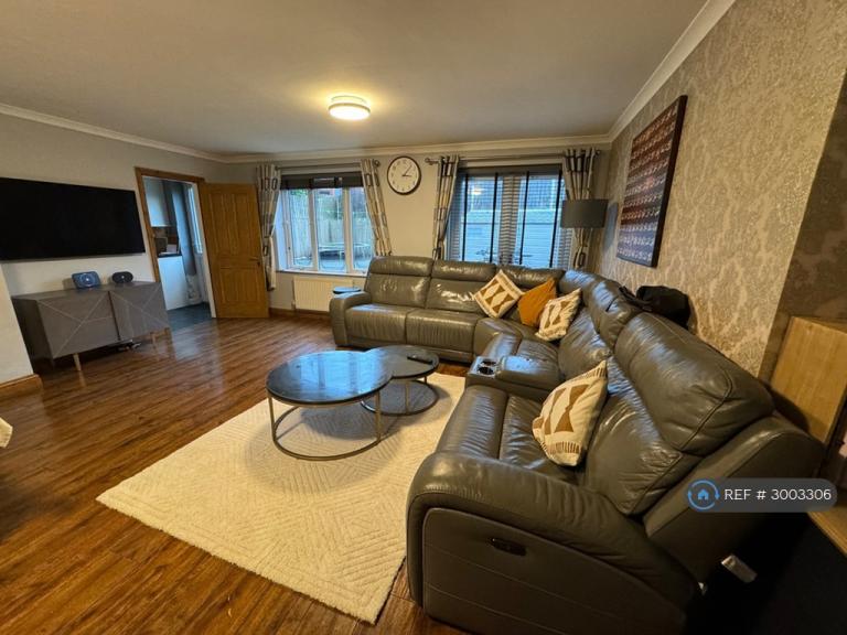 House Greencroft Close in Rotherham