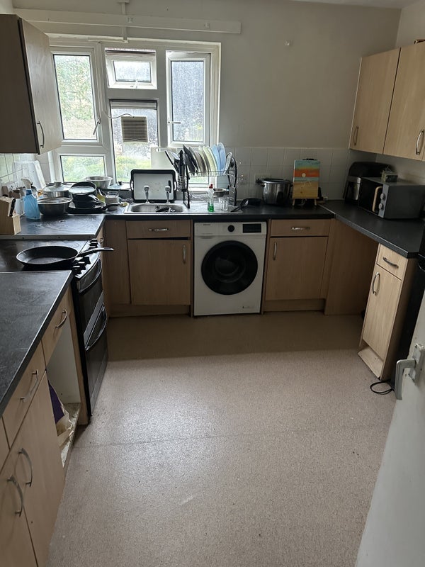 Room Hamilton Road in Greater London