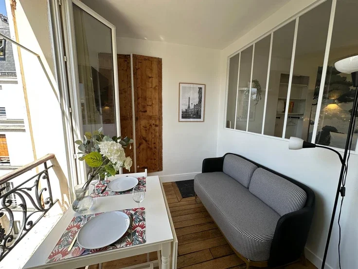 Flat Rue Daviel in Paris