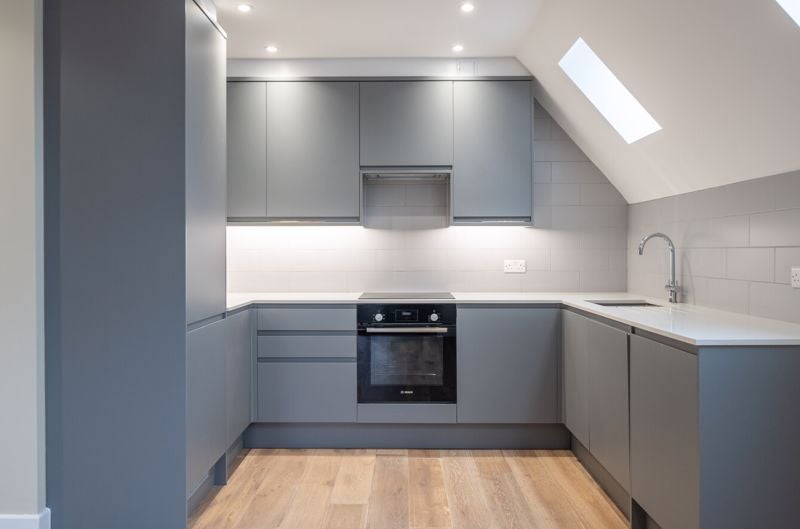 Flat Grovelands Road in Greater London