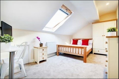 Room Queens Road in Doncaster