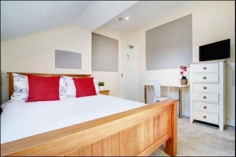 Room Queens Road in Doncaster