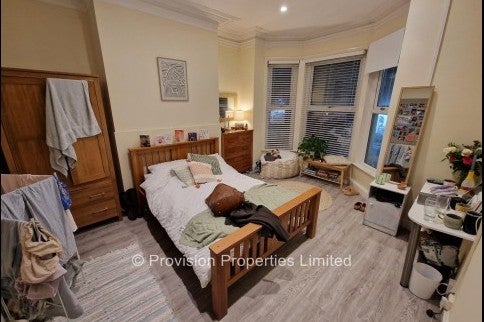 Room Queens Road in Doncaster