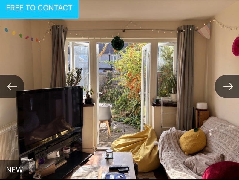 Room Roundhay Close in Greater London