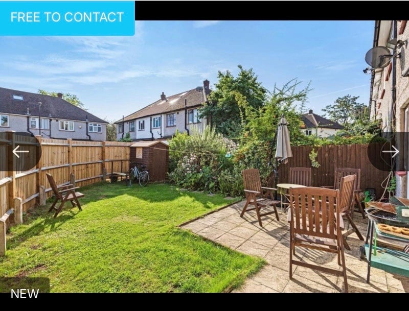 Room Roundhay Close in Greater London