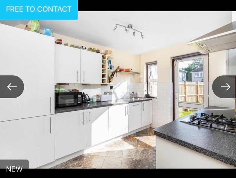 Room Roundhay Close in Greater London