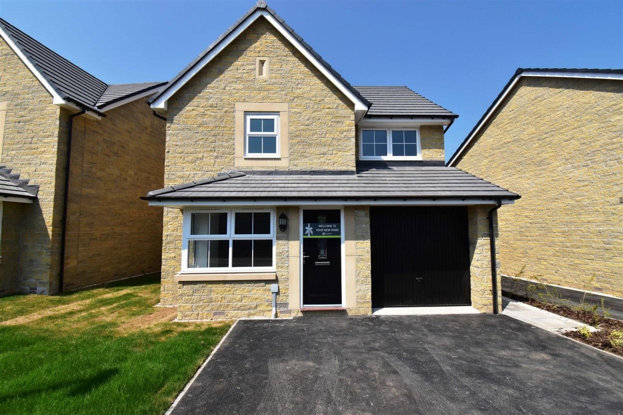 House Knowles Crescent in High Peak