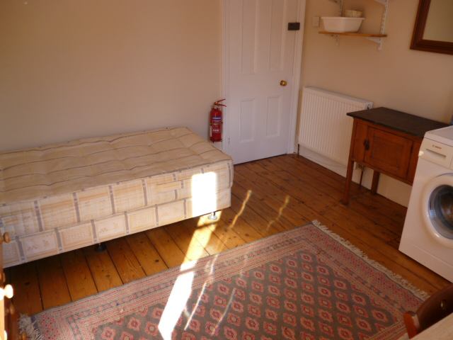 Room Southwood Avenue in Greater London