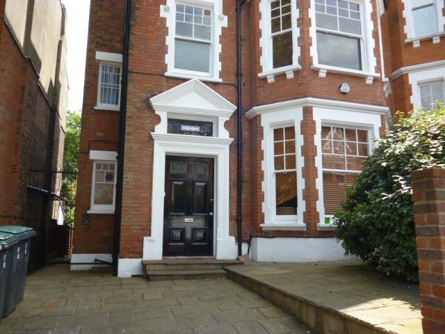 Room Southwood Avenue in Greater London