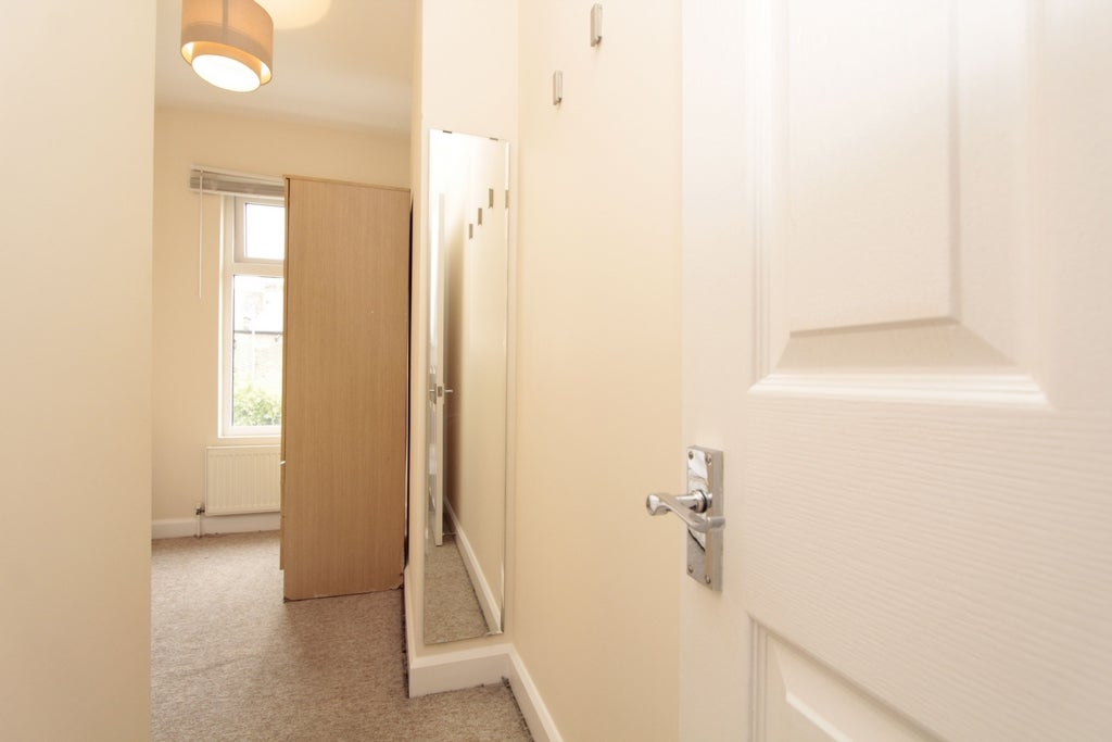 Room Globe Road in Greater London