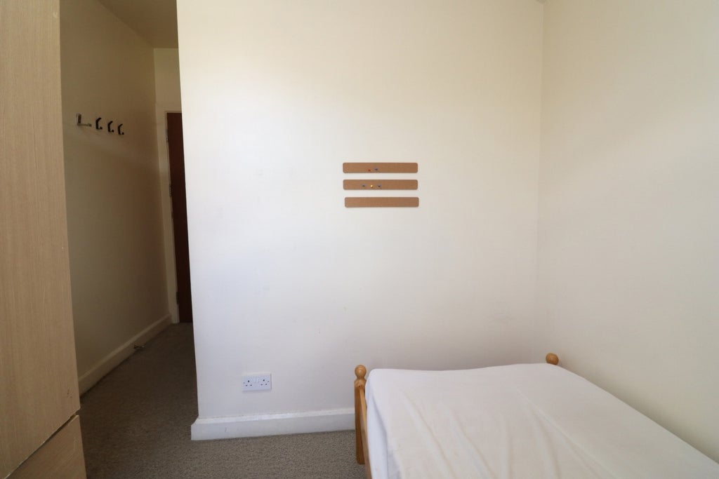 Room Globe Road in Greater London