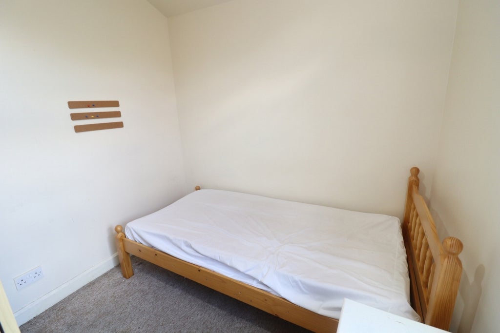 Room Globe Road in Greater London