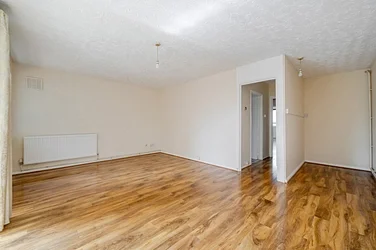 Flat Geoffrey Road in Greater London
