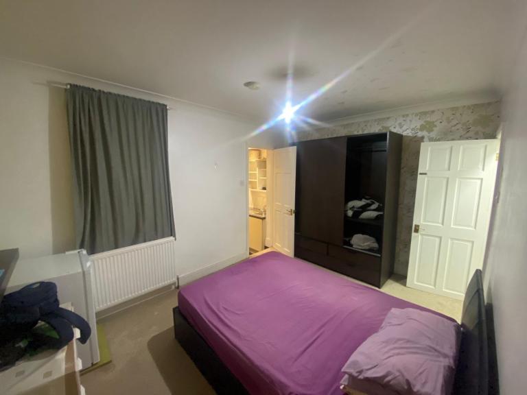 Flat Priory Road in Greater London