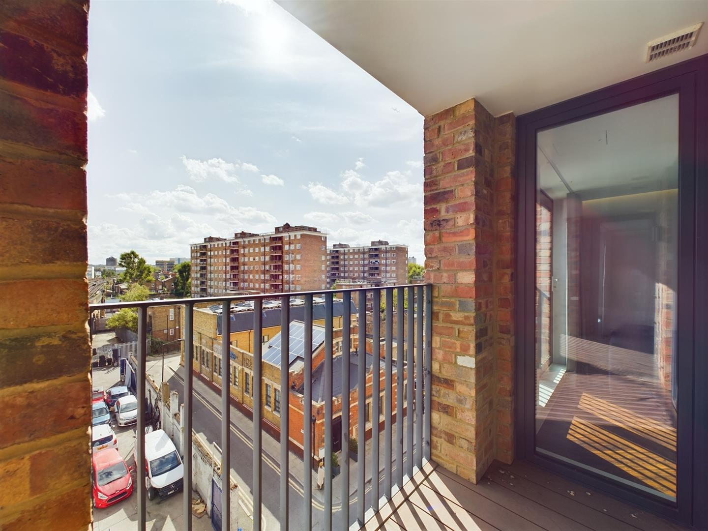 Flat Penrose Street in Greater London