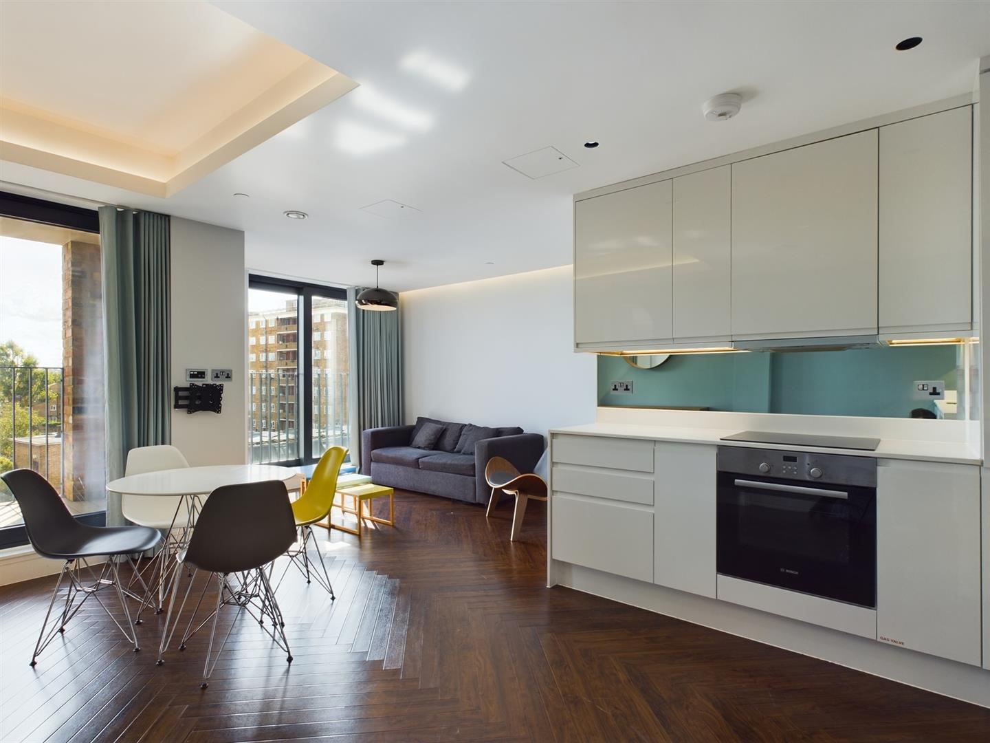Flat Penrose Street in Greater London