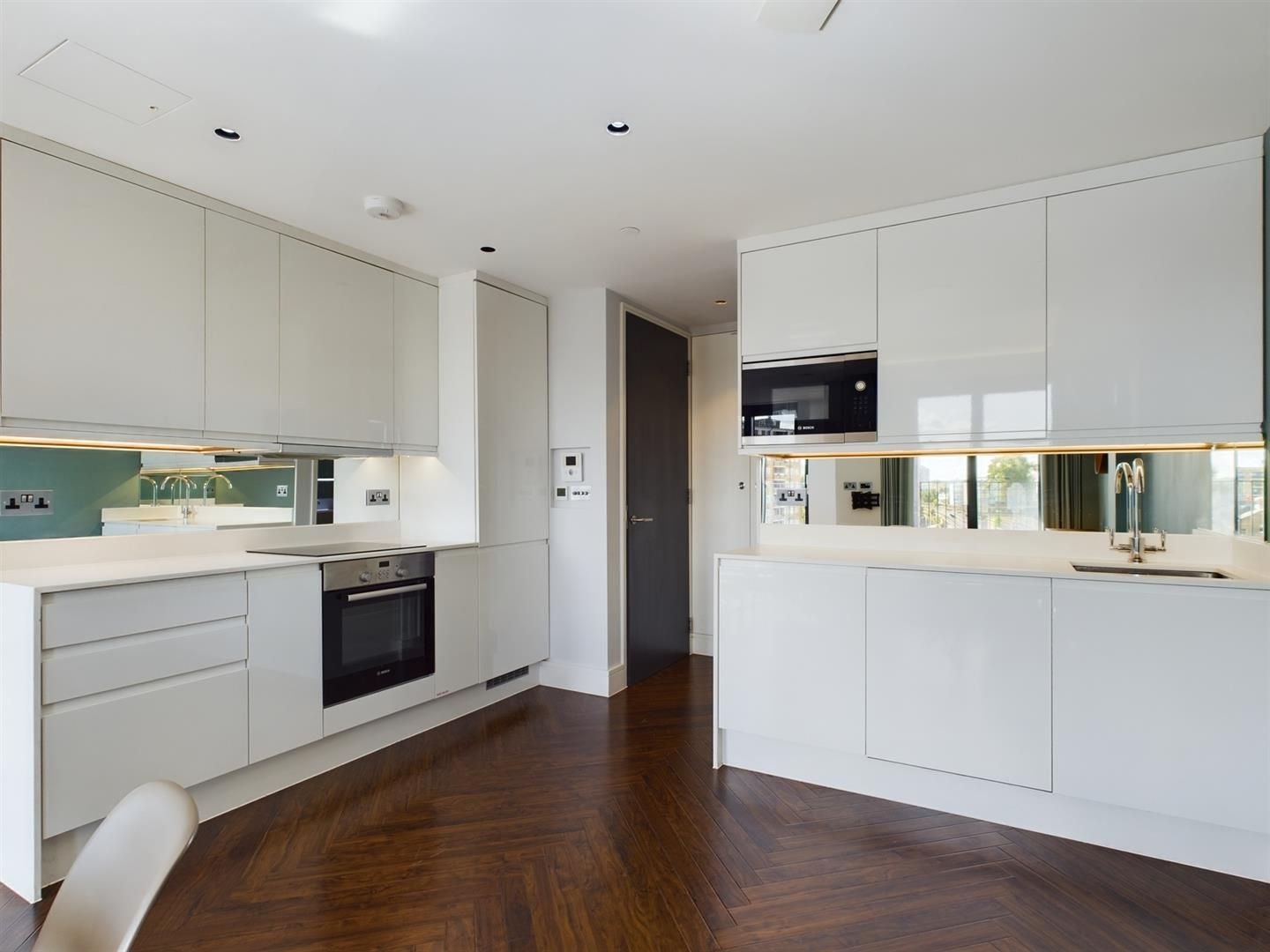 Flat Penrose Street in Greater London