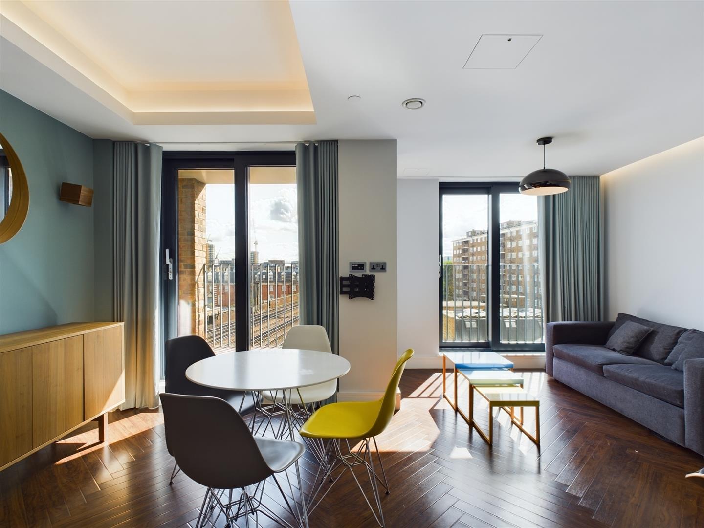 Flat Penrose Street in Greater London