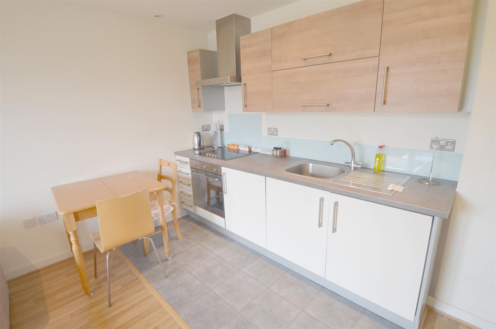 Flat Mostyn Grove in Greater London