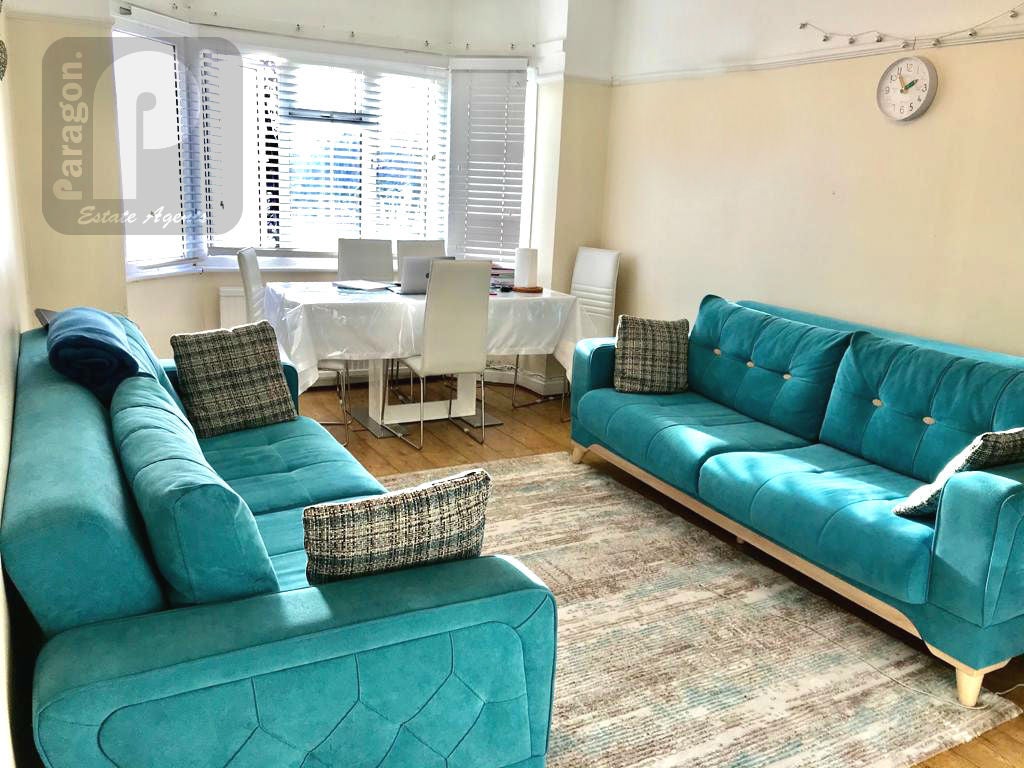 Flat Kingsbury Road in Greater London