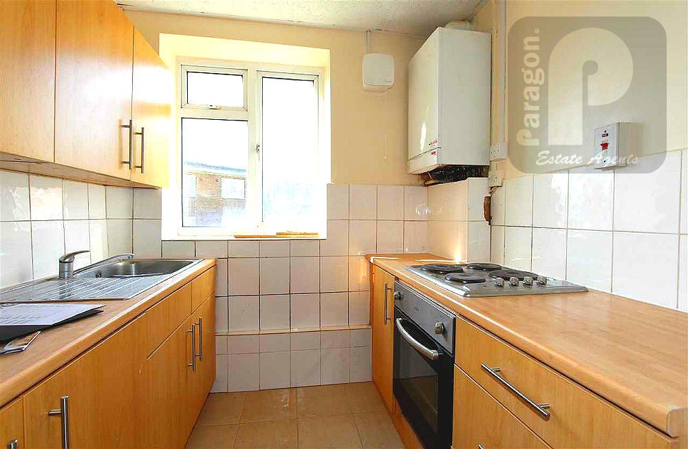Flat Kingsbury Road in Greater London