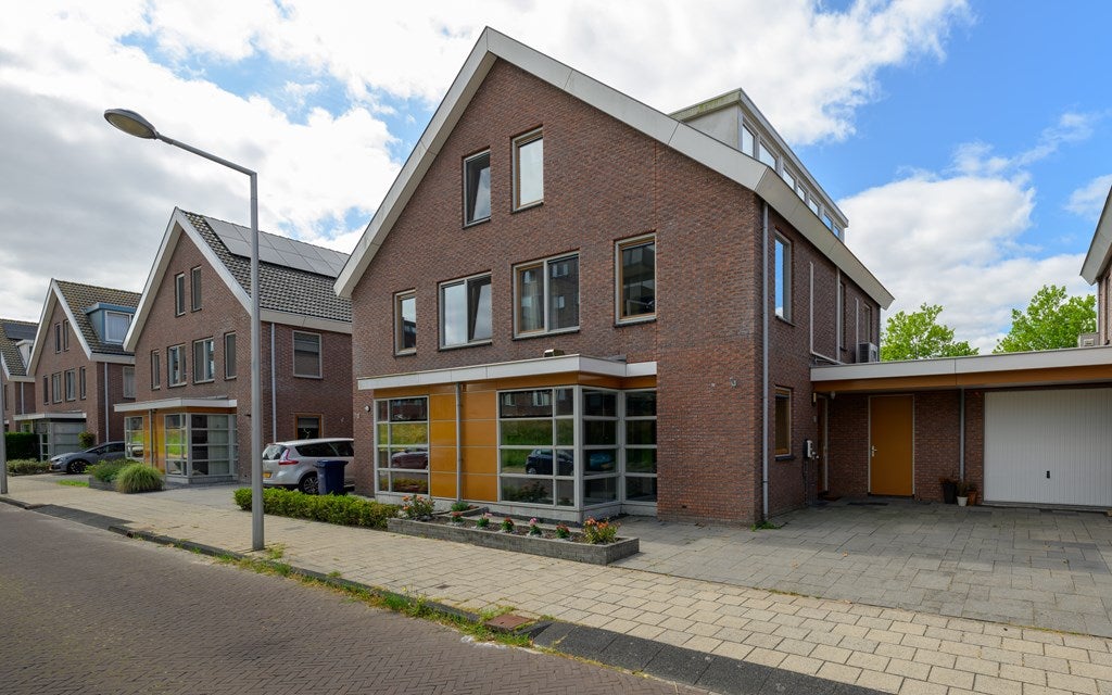 Huis Kamilleveld 30 in Den Haag