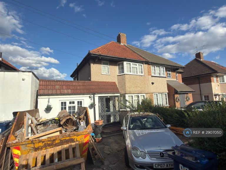 House Laughton Road in Greater London