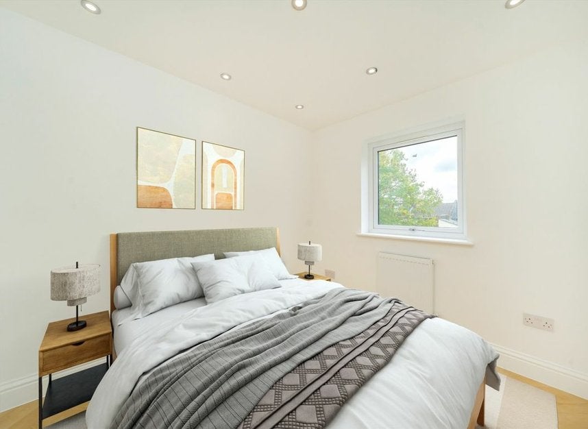 Flat Nursery Road in Greater London