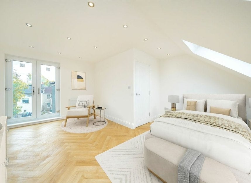 Flat Nursery Road in Greater London