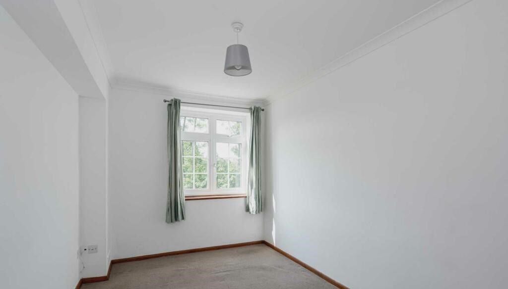 Flat Freshmount Gardens in Epsom and Ewell