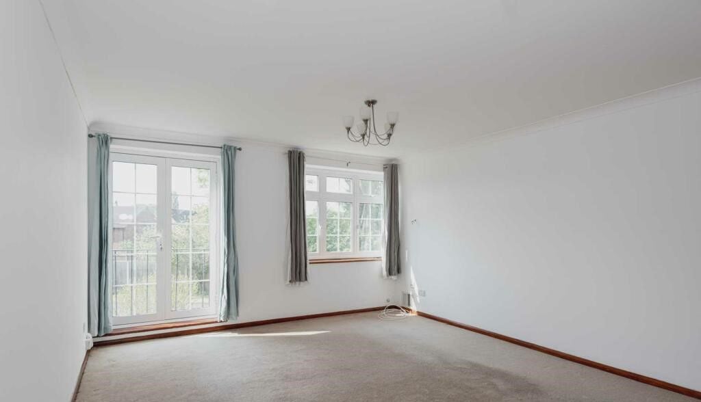 Flat Freshmount Gardens in Epsom and Ewell