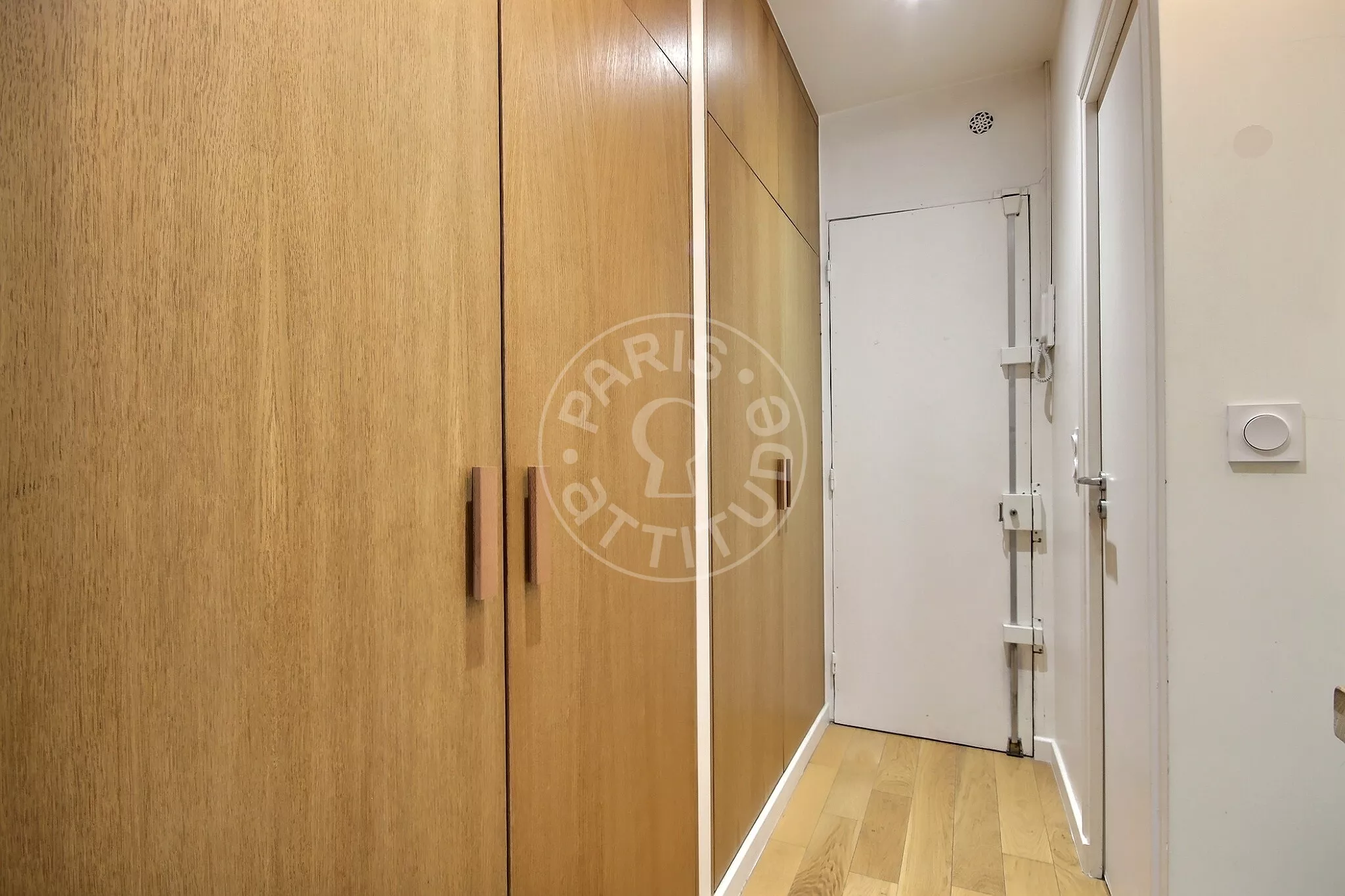 Appartement Rue de Ponthieu à Paris