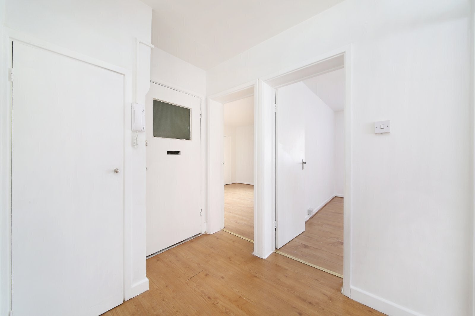 Flat Upper Richmond Road West in Greater London