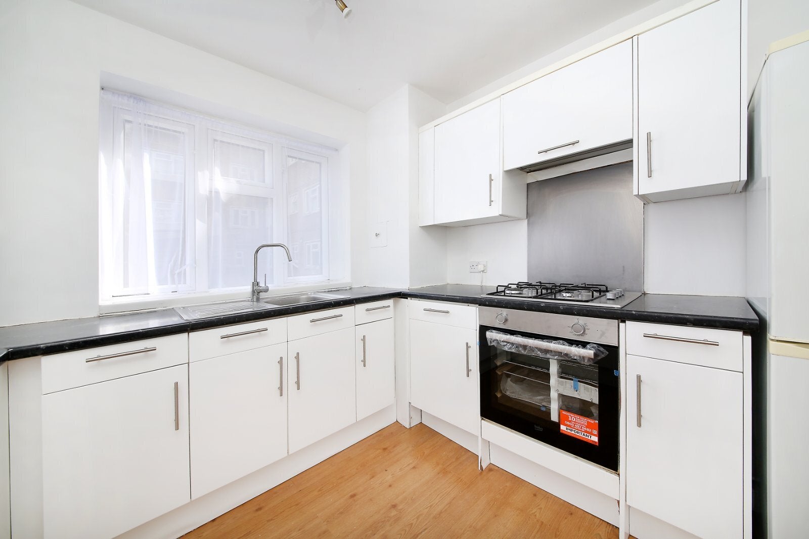 Flat Upper Richmond Road West in Greater London