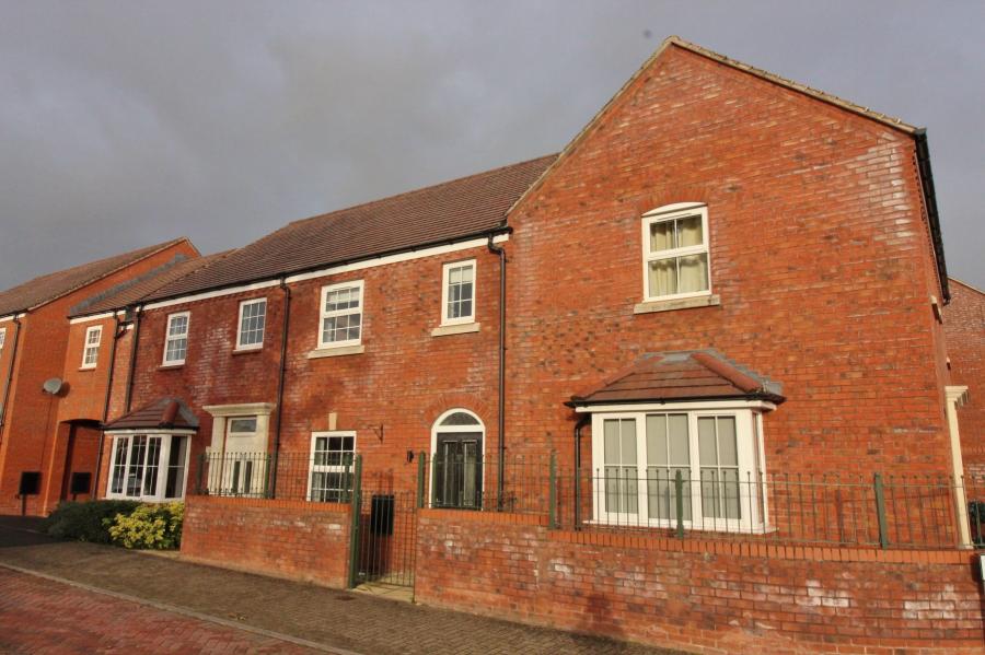 House Furlongs Road in Upton